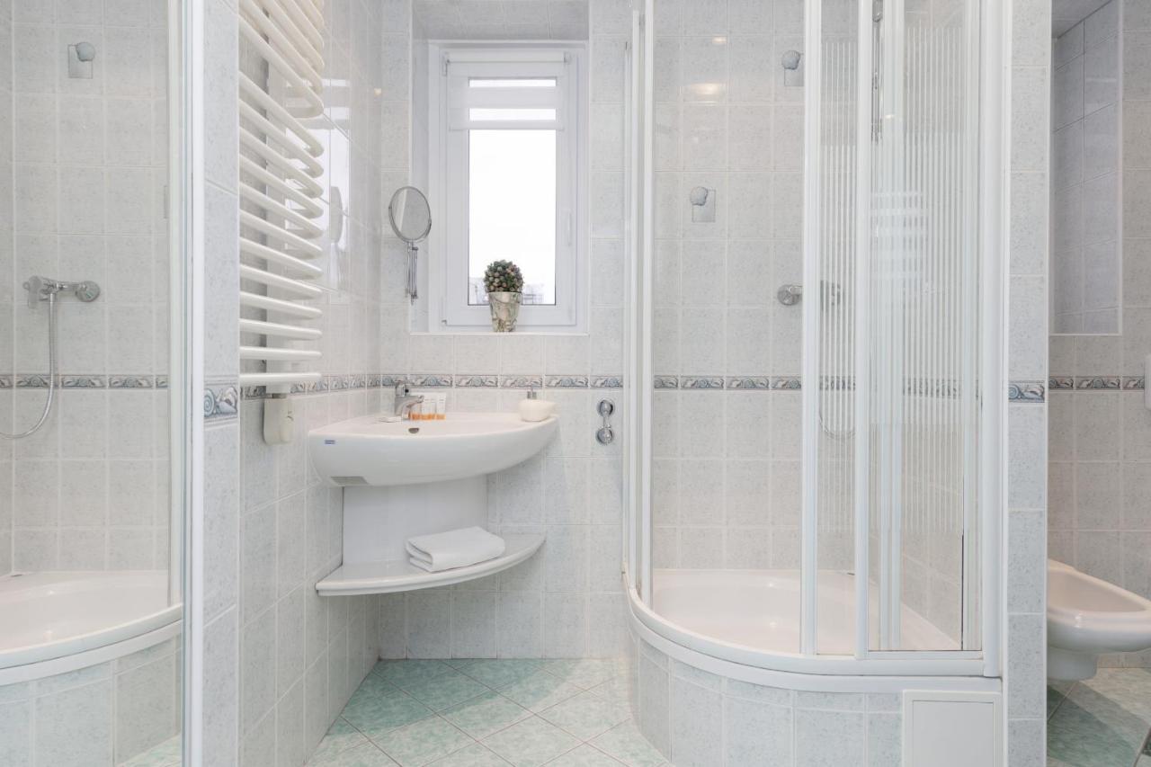 Family Apartment Bogatynska Bemowo By Noclegi Renters Varšava Exteriér fotografie