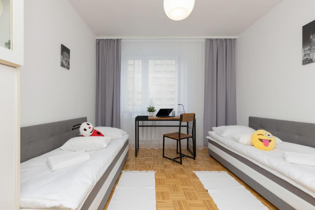 Family Apartment Bogatynska Bemowo By Noclegi Renters Varšava Exteriér fotografie